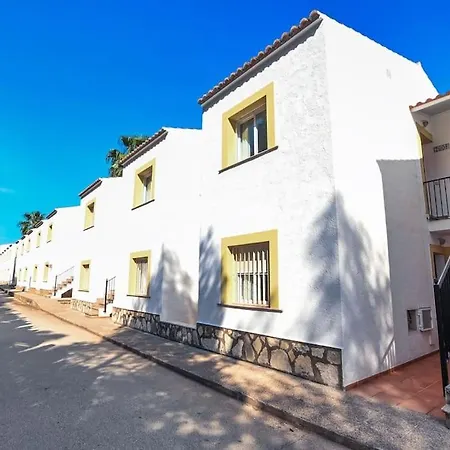 Imperial Park Pool Paradise 1 Bedroom 09 Apartment
